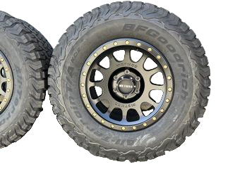 17 inch Alloy Rim and 285/70 R17 Tire